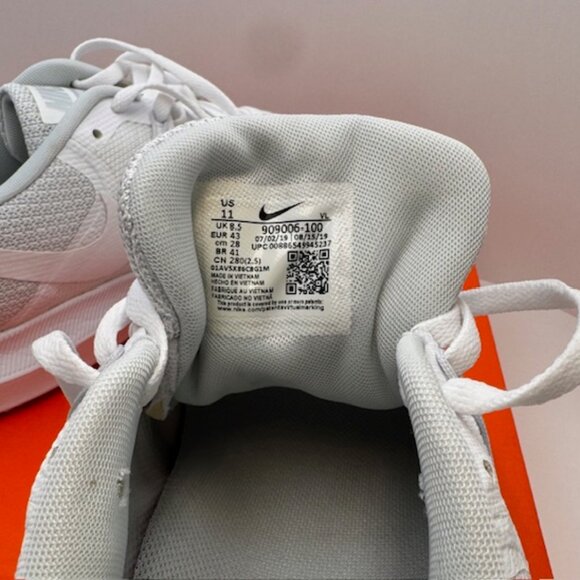 Nike Womens Run Swift White/White-Pure Platinum - Size 11 - Picture 5 of 6